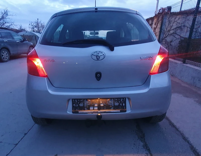 Toyota Yaris 1.3i 90к.с., снимка 4 - Автомобили и джипове - 51443415