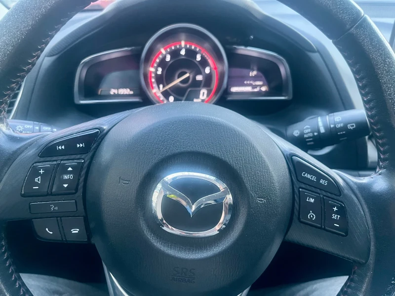 Mazda 3, снимка 13 - Автомобили и джипове - 52506400