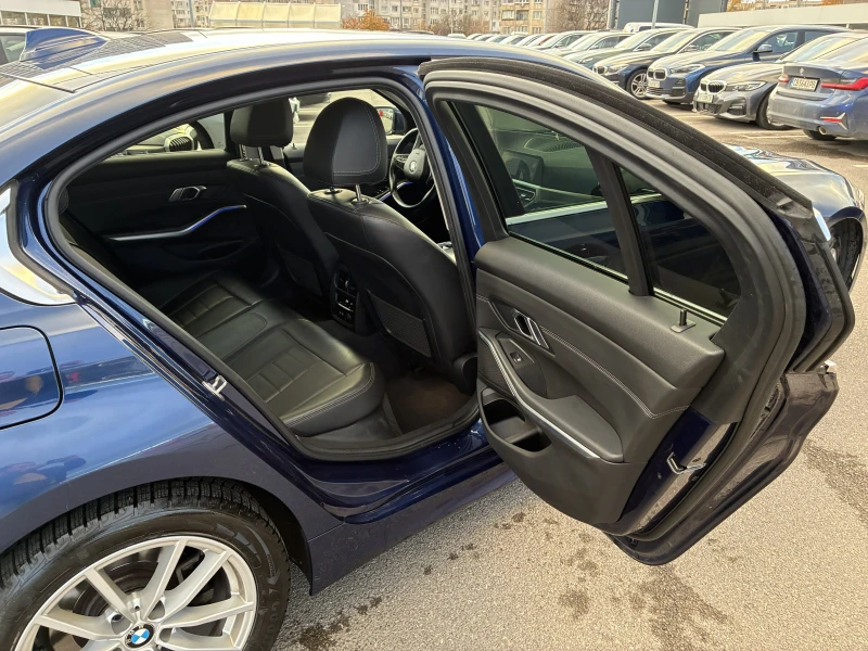 BMW 320 d XDRIVE, снимка 12 - Автомобили и джипове - 52525739