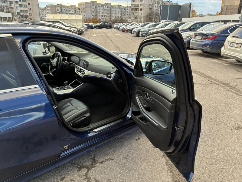 BMW 320 d XDRIVE, снимка 11 - Автомобили и джипове - 52525739
