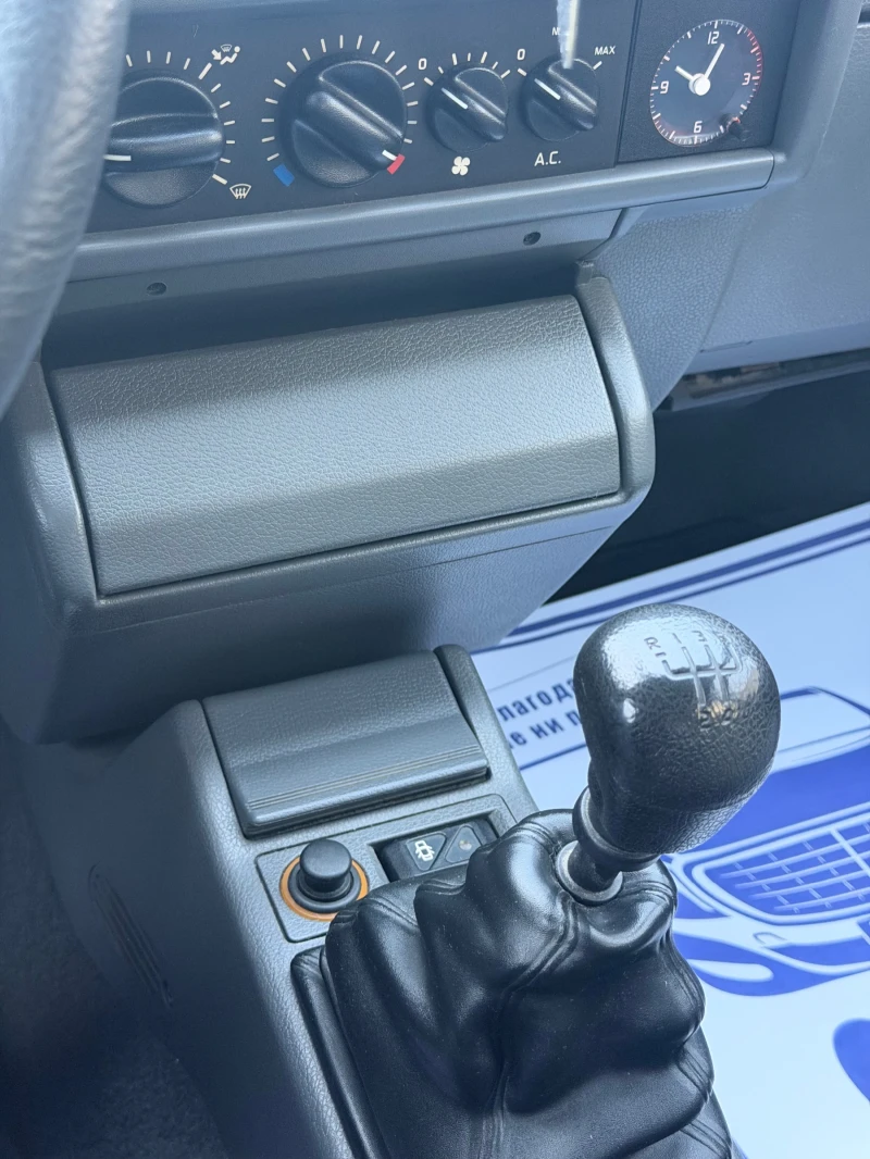 Renault Clio 1.4i ТОП!, снимка 16 - Автомобили и джипове - 53046976