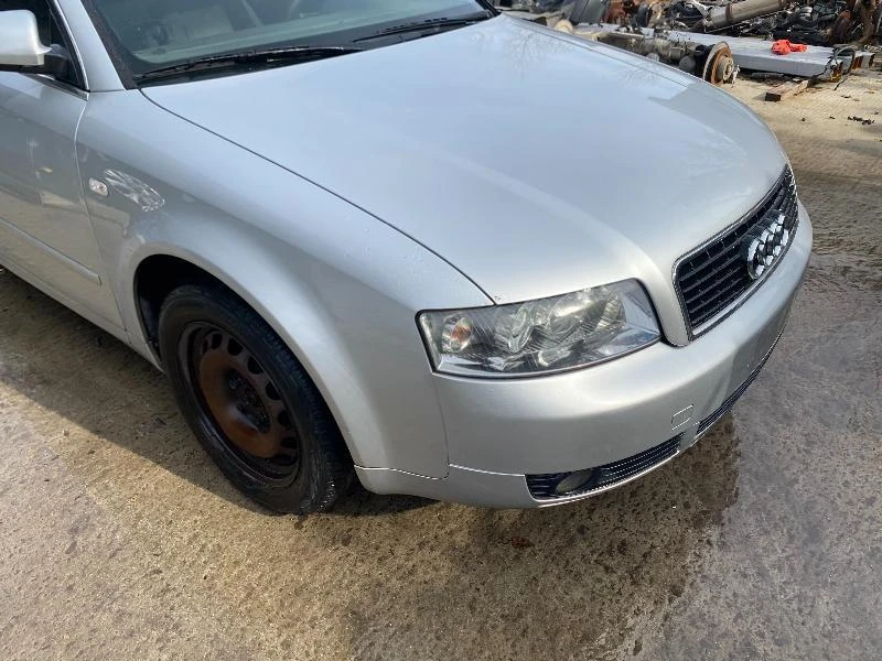 Audi A4 1.9 TDI 6 скорости, снимка 15 - Автомобили и джипове - 44157136