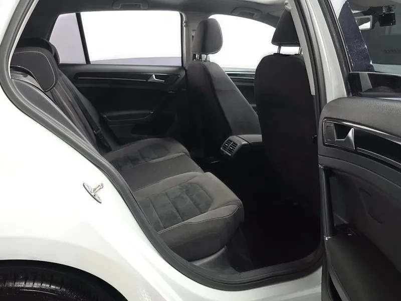 VW Golf 2.0 TDI, снимка 12 - Автомобили и джипове - 54302718