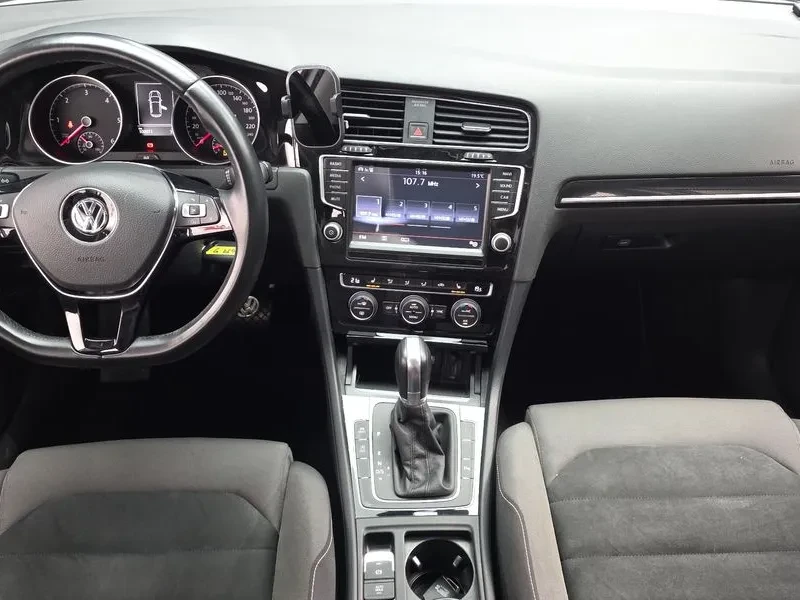 VW Golf 2.0 TDI, снимка 7 - Автомобили и джипове - 54302718