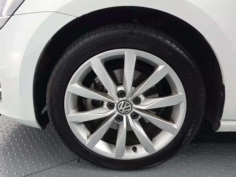 VW Golf 2.0 TDI, снимка 5 - Автомобили и джипове - 54302718