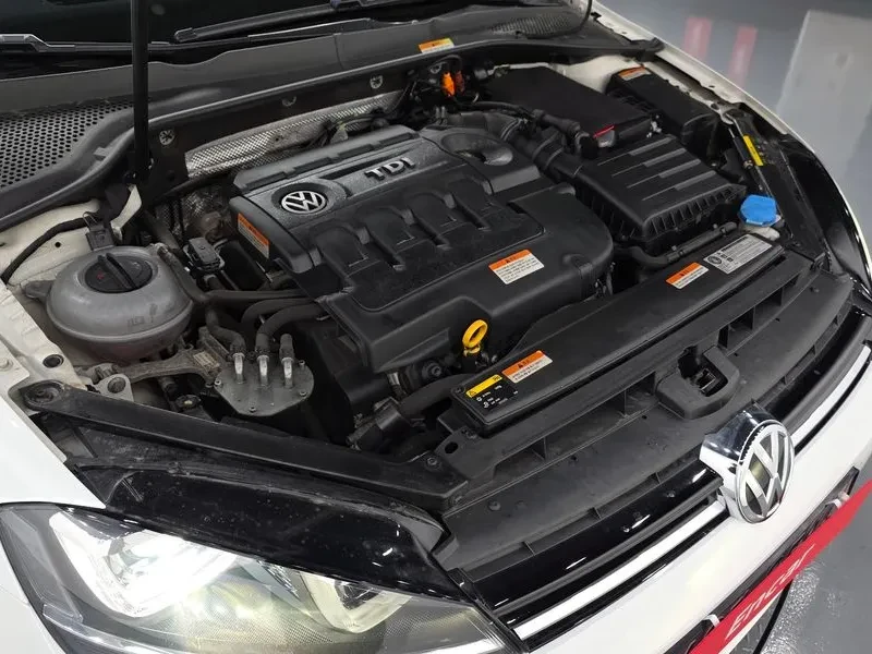 VW Golf 2.0 TDI, снимка 6 - Автомобили и джипове - 54302718