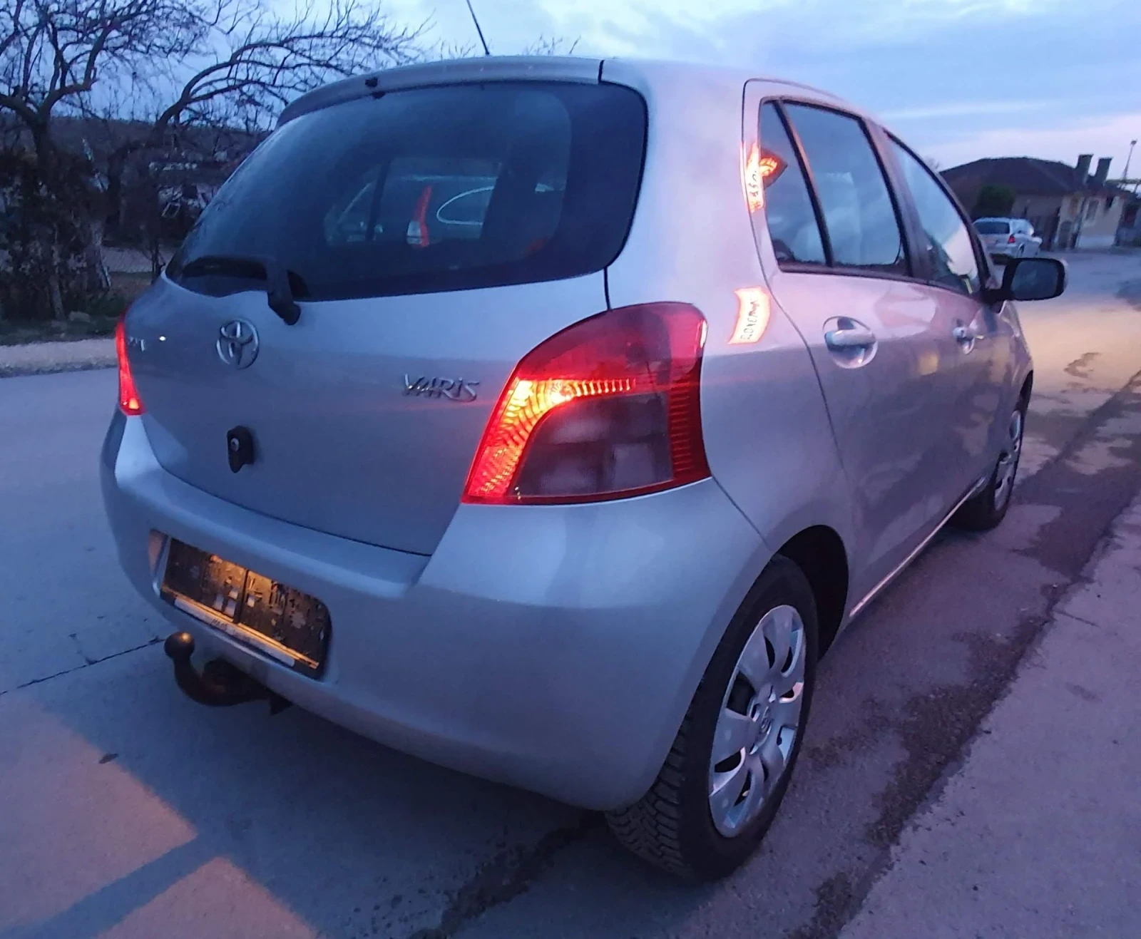 Toyota Yaris 1.3i 90к.с. - изображение 5