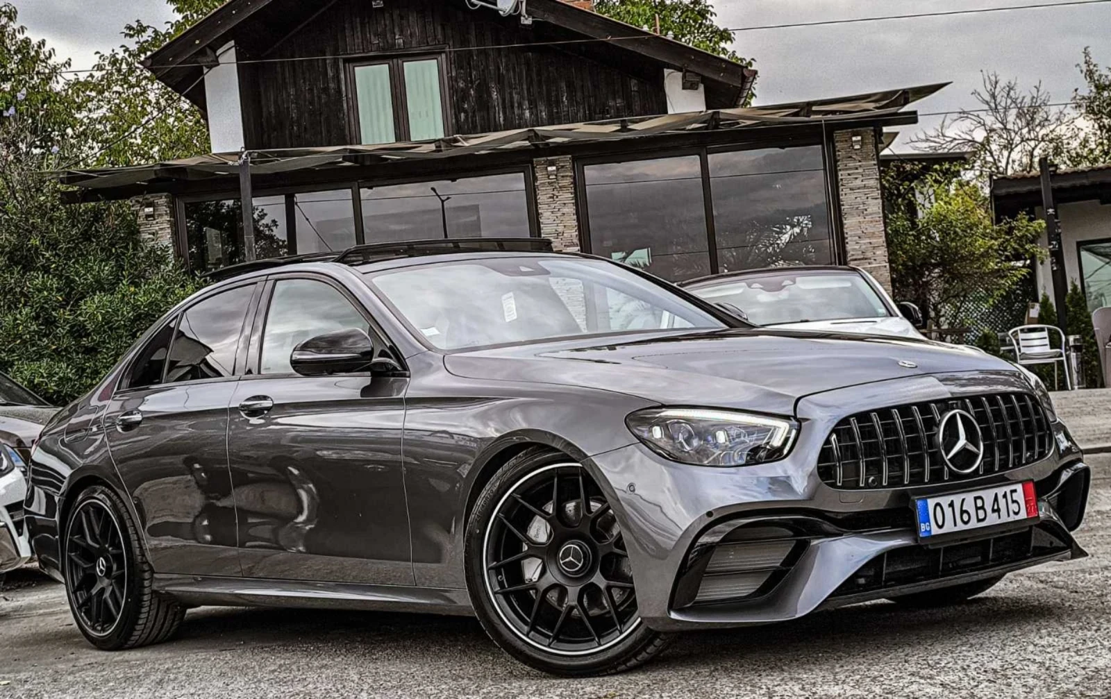 Mercedes-Benz E 220 D AMG LINE - изображение 3