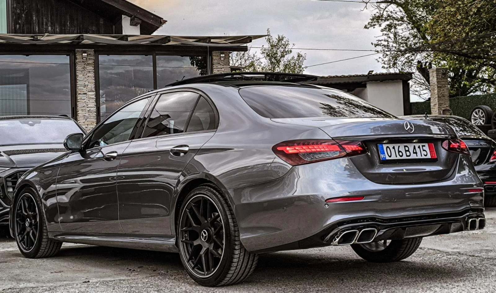 Mercedes-Benz E 220 D AMG LINE - изображение 6
