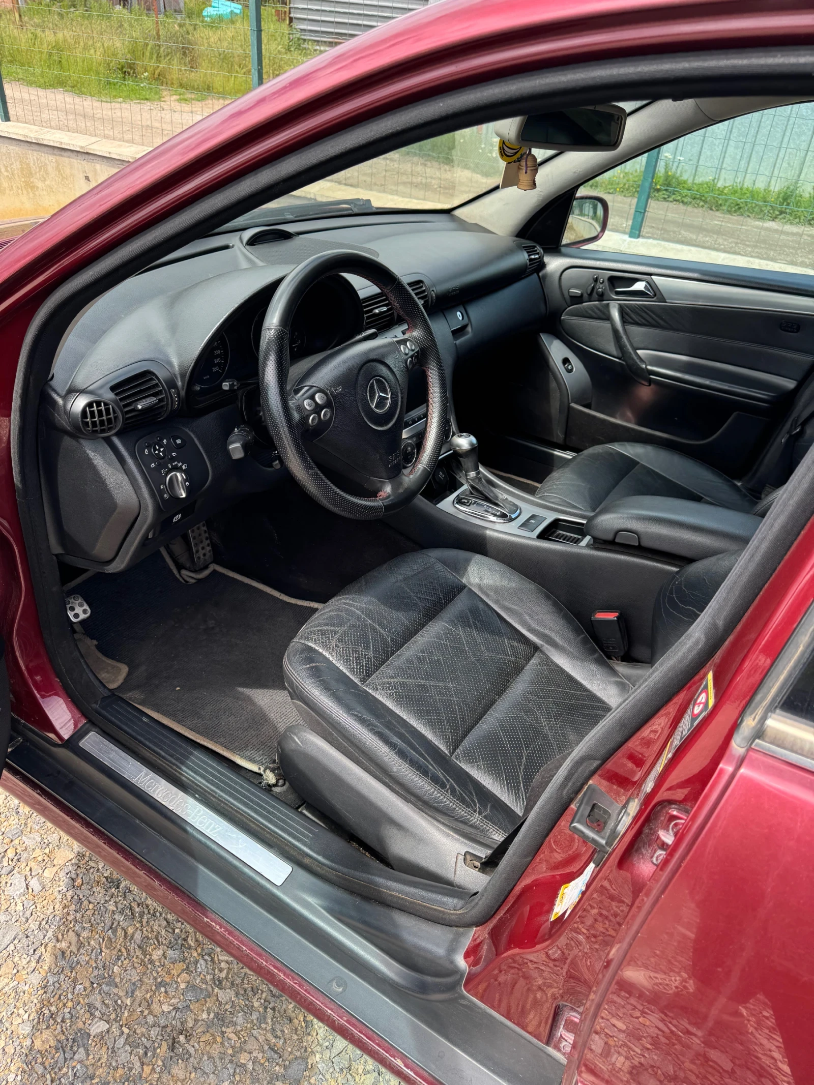 Mercedes-Benz C 320  - изображение 5