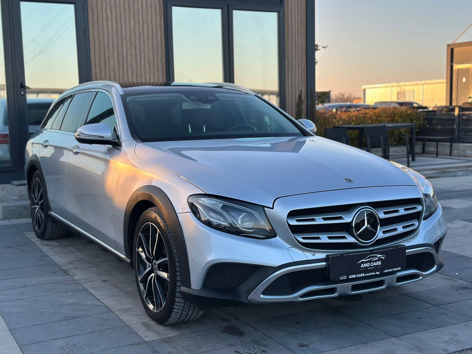 Mercedes-Benz E 400 * All-Terrain* 2019г.* СЕРВИЗНА ИСТОРИЯ*  - изображение 2