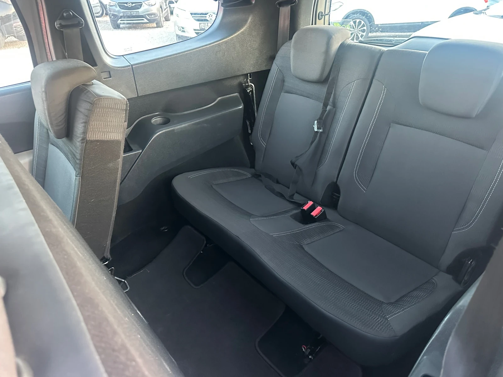 Dacia Lodgy 1.5 DCI 7-местна, снимка 14 - Автомобили и джипове - 53829274