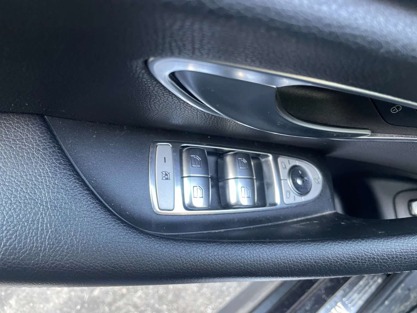 Mercedes-Benz E 350 AMG 360 Panorama Headup, снимка 7 - Автомобили и джипове - 53868954