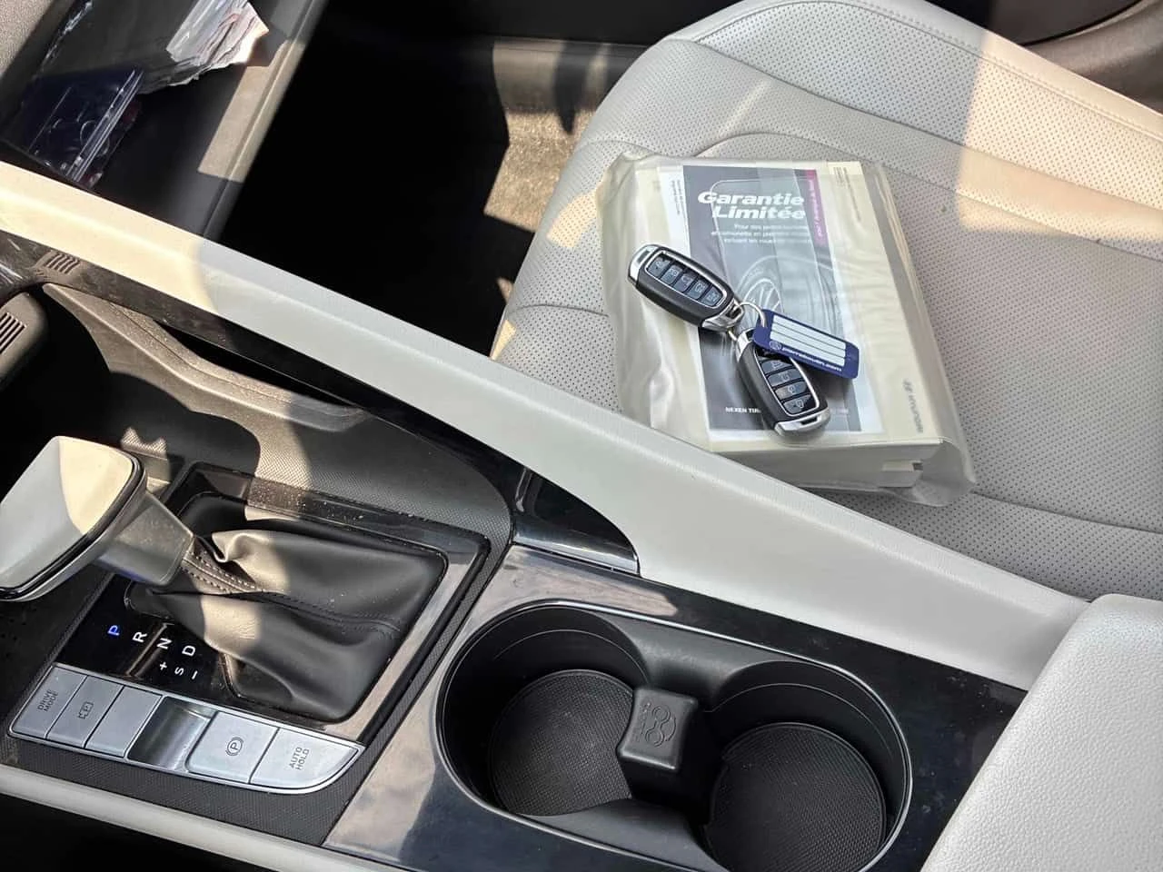 Hyundai Elantra Ultimate  CARFAX | Mobile.bg � ����������� 11