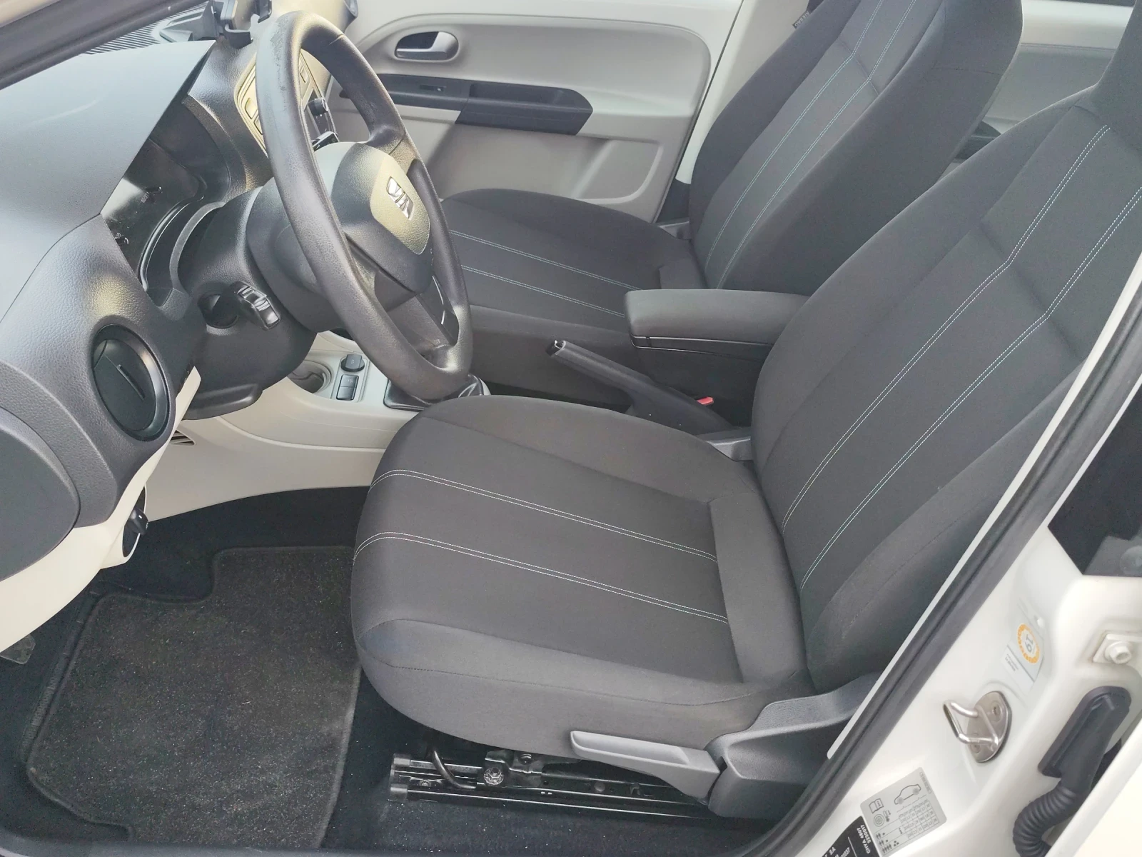 Seat Mii 1.0i ЕВРО-6  УНИКАТ , снимка 11 - Автомобили и джипове - 54334061