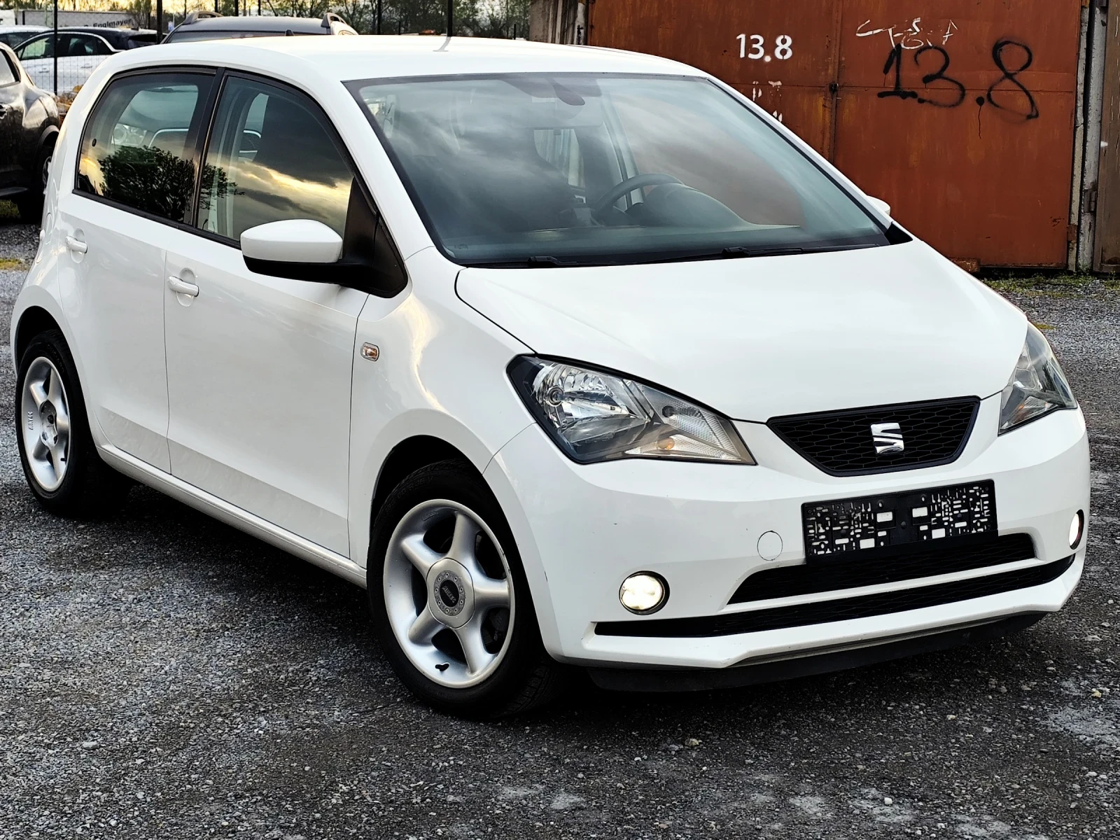 Seat Mii 1.0i ЕВРО-6  УНИКАТ , снимка 2 - Автомобили и джипове - 54334061