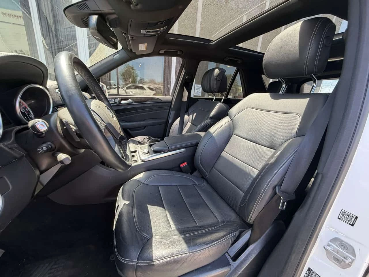 Mercedes-Benz ML 550 4MATIC * ДИСТРОНИК* ПОДГРЕВ* ОБДУХВАНЕ* ПАНОРАМА* , снимка 6 - Автомобили и джипове - 54776292