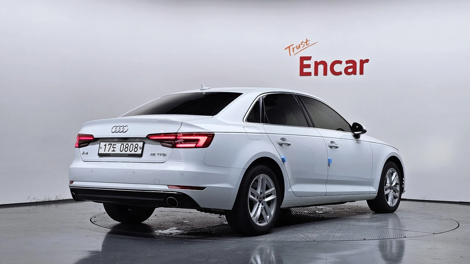 Audi A4 45 TFSI* ЛЮК* ПОДГРЕВ ВОЛАН* КРАЙНА ЦЕНА, снимка 2 - Автомобили и джипове - 55983974