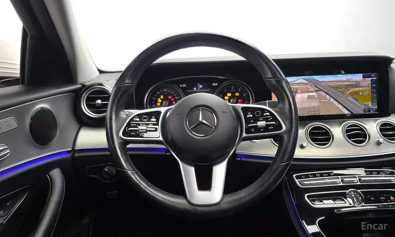 Mercedes-Benz E 300 * E300 Avantgarde * , снимка 13 - Автомобили и джипове - 56594201