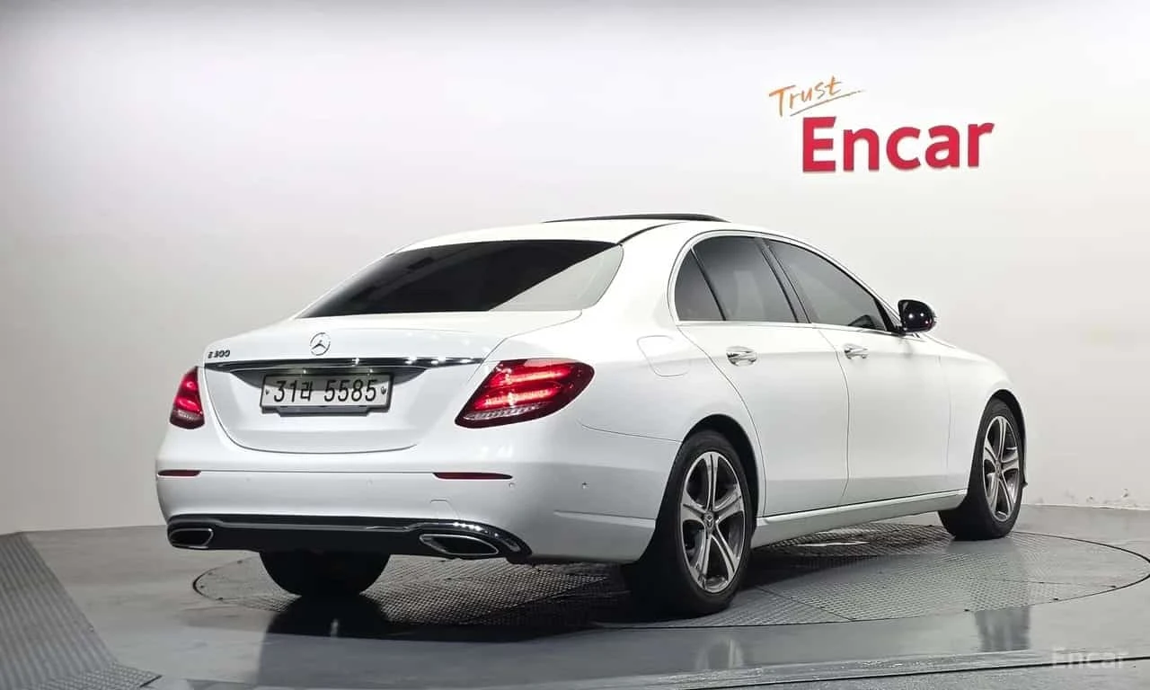 Mercedes-Benz E 300 * E300 Avantgarde * , снимка 2 - Автомобили и джипове - 56594201
