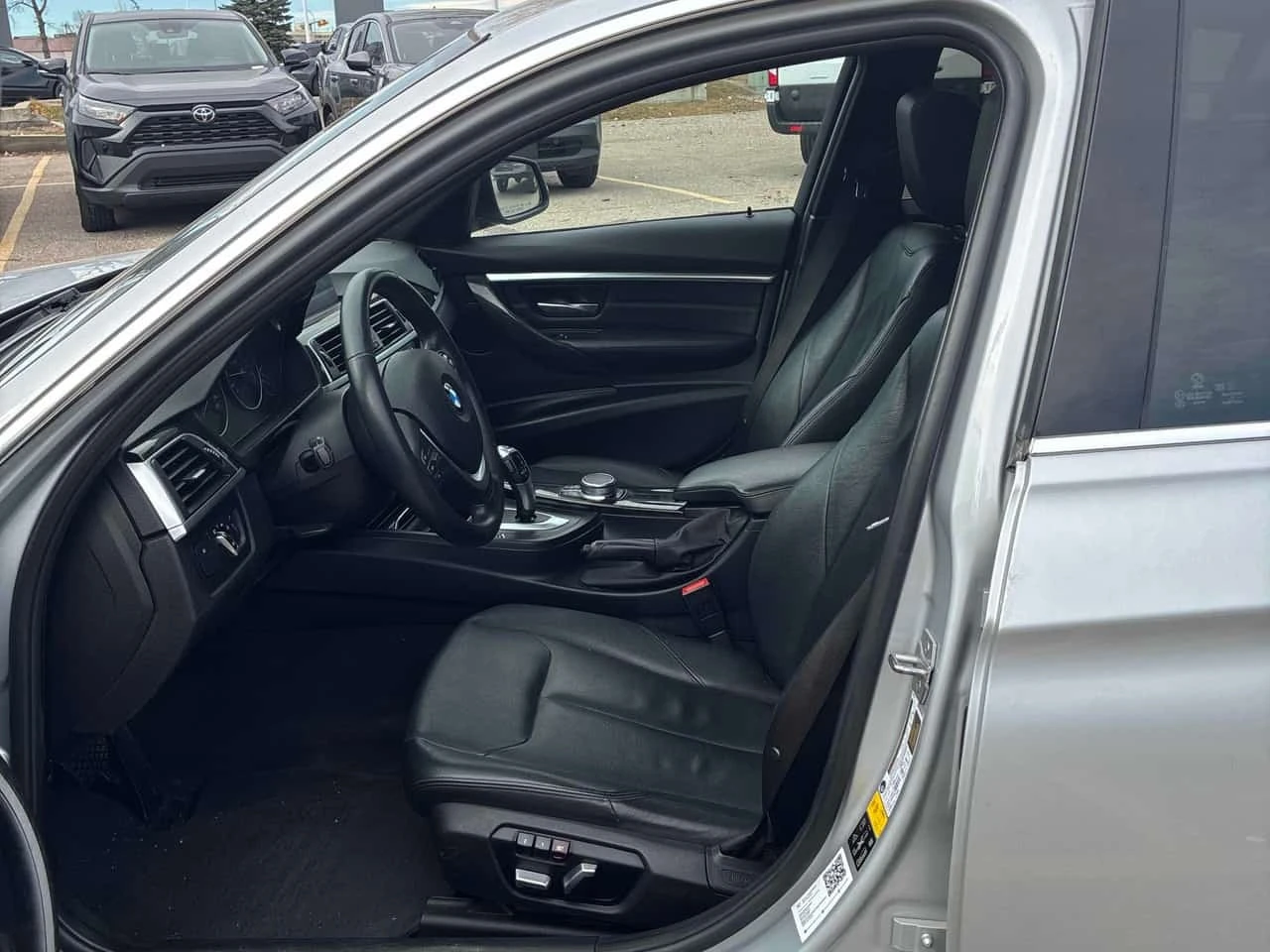 BMW 330 i xDrive | CARFAX | ��������������� | Mobile.bg � ����������� 11