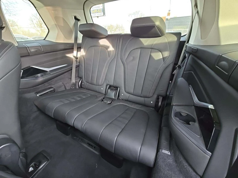 BMW X7 MPACK* PANO* МАСАЖИ* HUD* ВАКУУМ* , снимка 12 - Автомобили и джипове - 53124135