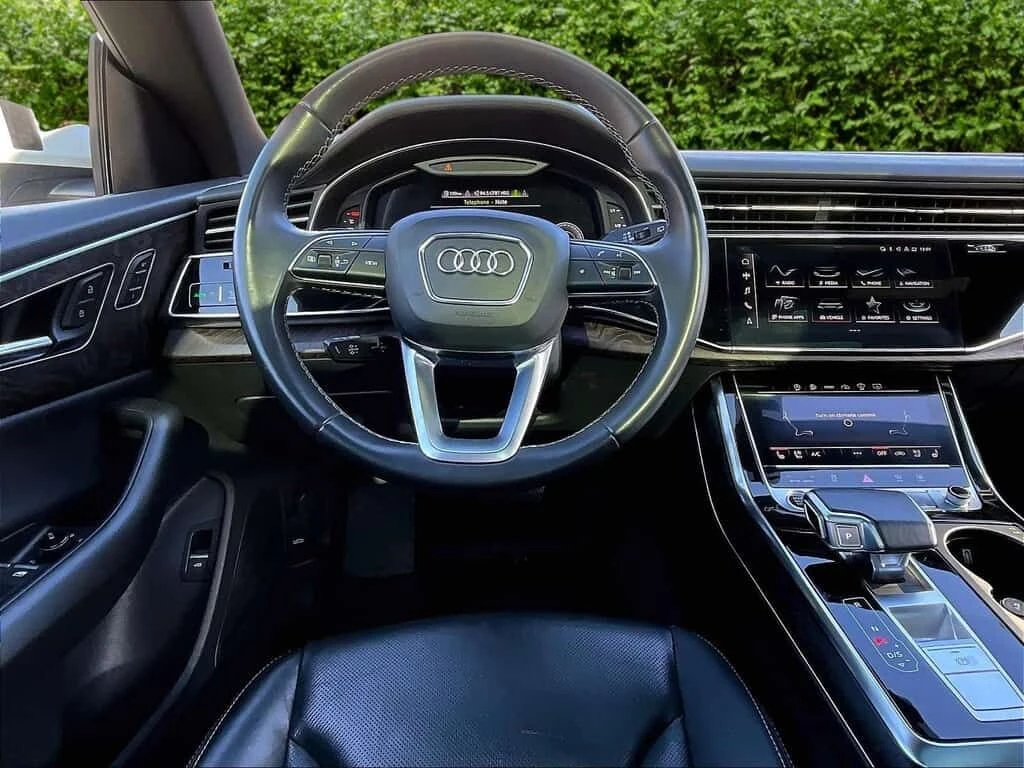 Audi Q8 Technik/360/DISTRONIC/HUD/MATRIX/B&O/ОБДУХВАНЕ , снимка 10 - Автомобили и джипове - 54025888