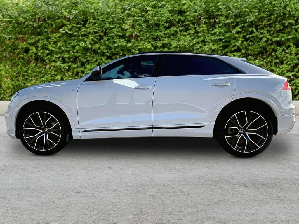 Audi Q8 Technik/360/DISTRONIC/HUD/MATRIX/B&O/ОБДУХВАНЕ , снимка 6 - Автомобили и джипове - 54025888