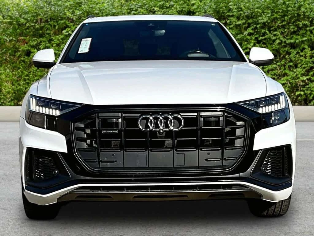 Audi Q8 Technik/360/DISTRONIC/HUD/MATRIX/B&O/ОБДУХВАНЕ , снимка 2 - Автомобили и джипове - 54025888