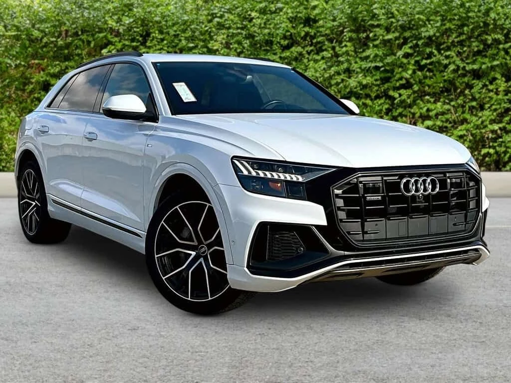 Audi Q8 Technik/360/DISTRONIC/HUD/MATRIX/B&O/ОБДУХВАНЕ , снимка 3 - Автомобили и джипове - 54025888