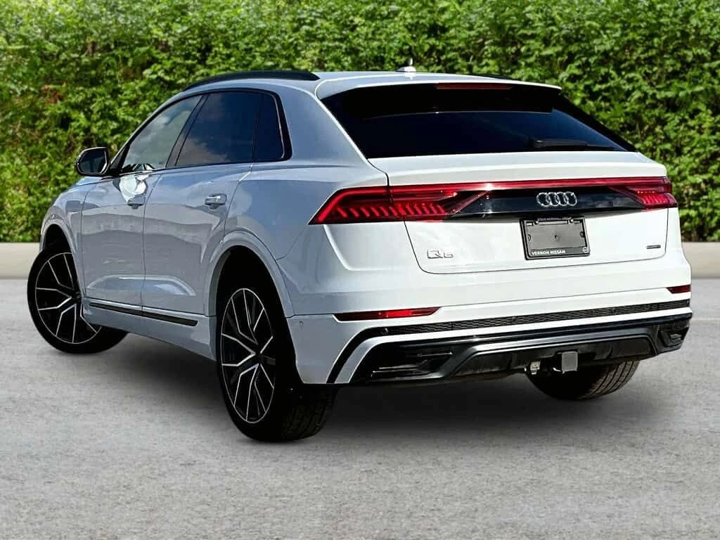 Audi Q8 Technik/360/DISTRONIC/HUD/MATRIX/B&O/ОБДУХВАНЕ , снимка 5 - Автомобили и джипове - 54025888