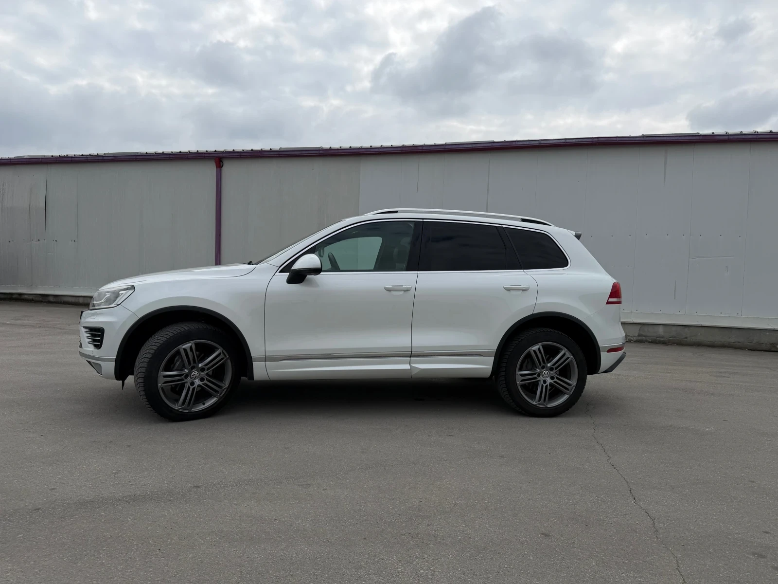 VW Touareg, снимка 5 - Автомобили и джипове - 54266314