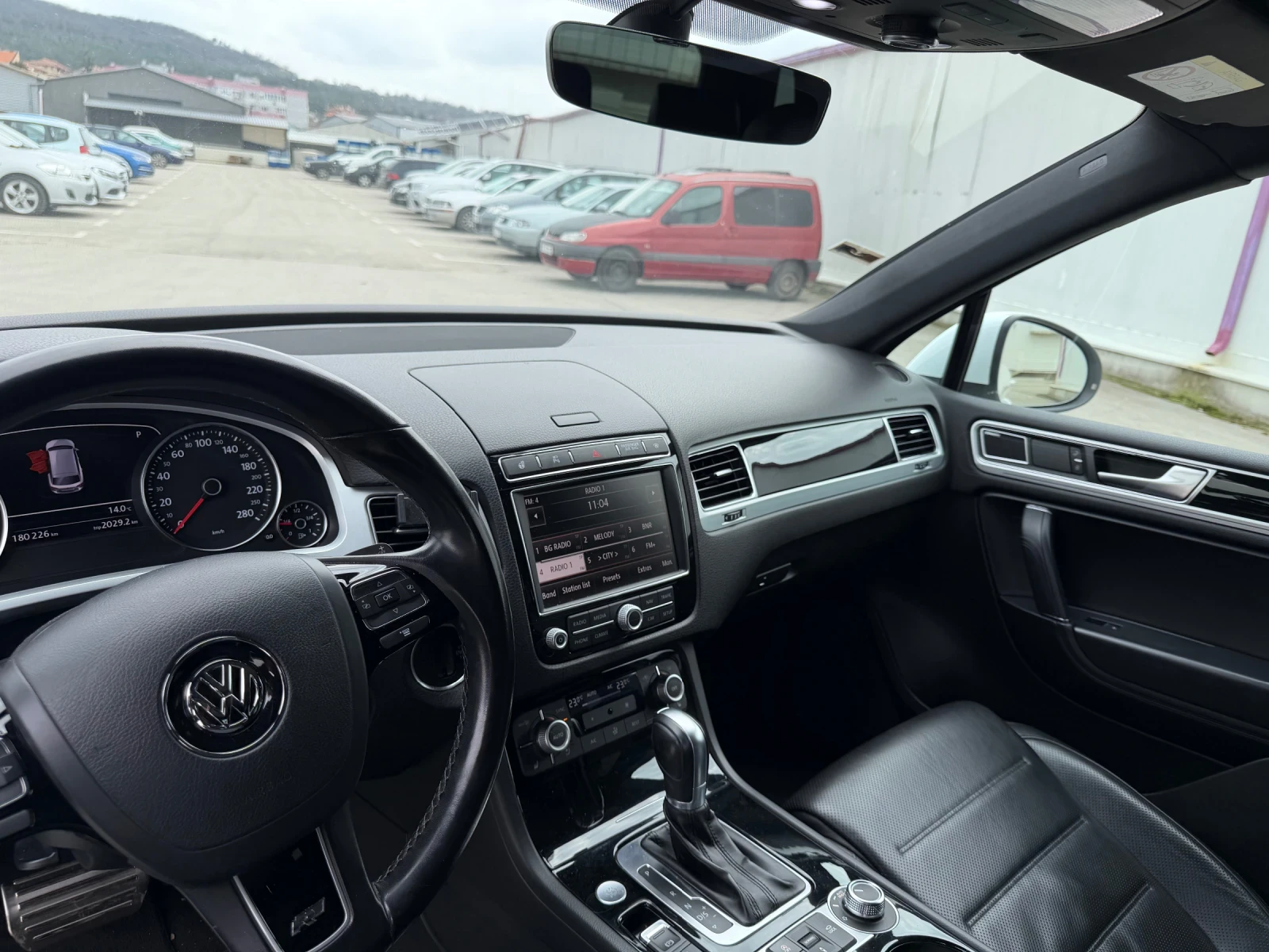 VW Touareg, снимка 6 - Автомобили и джипове - 54266314