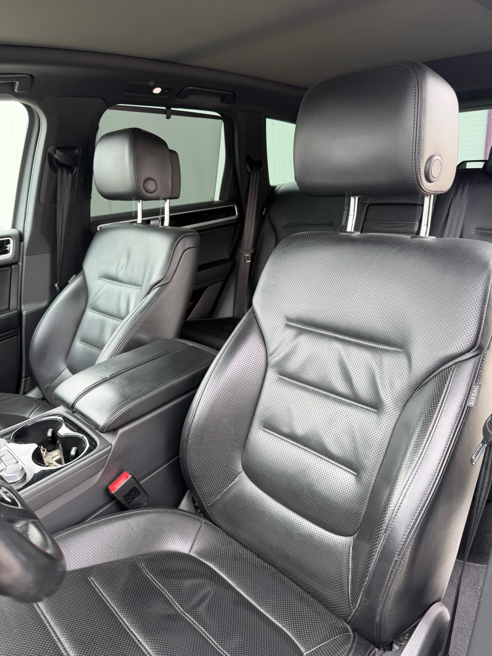 VW Touareg, снимка 7 - Автомобили и джипове - 54266314