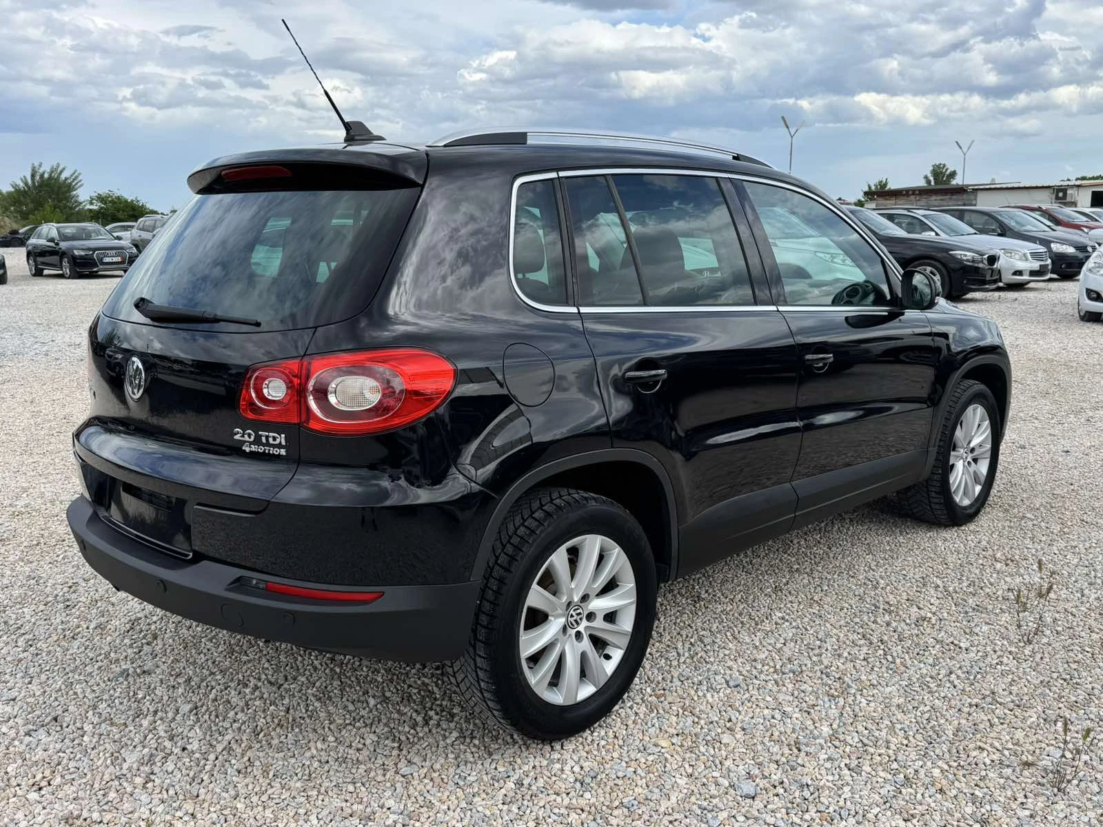 VW Tiguan 2.0TDI 4MOTION, снимка 4 - Автомобили и джипове - 54574342
