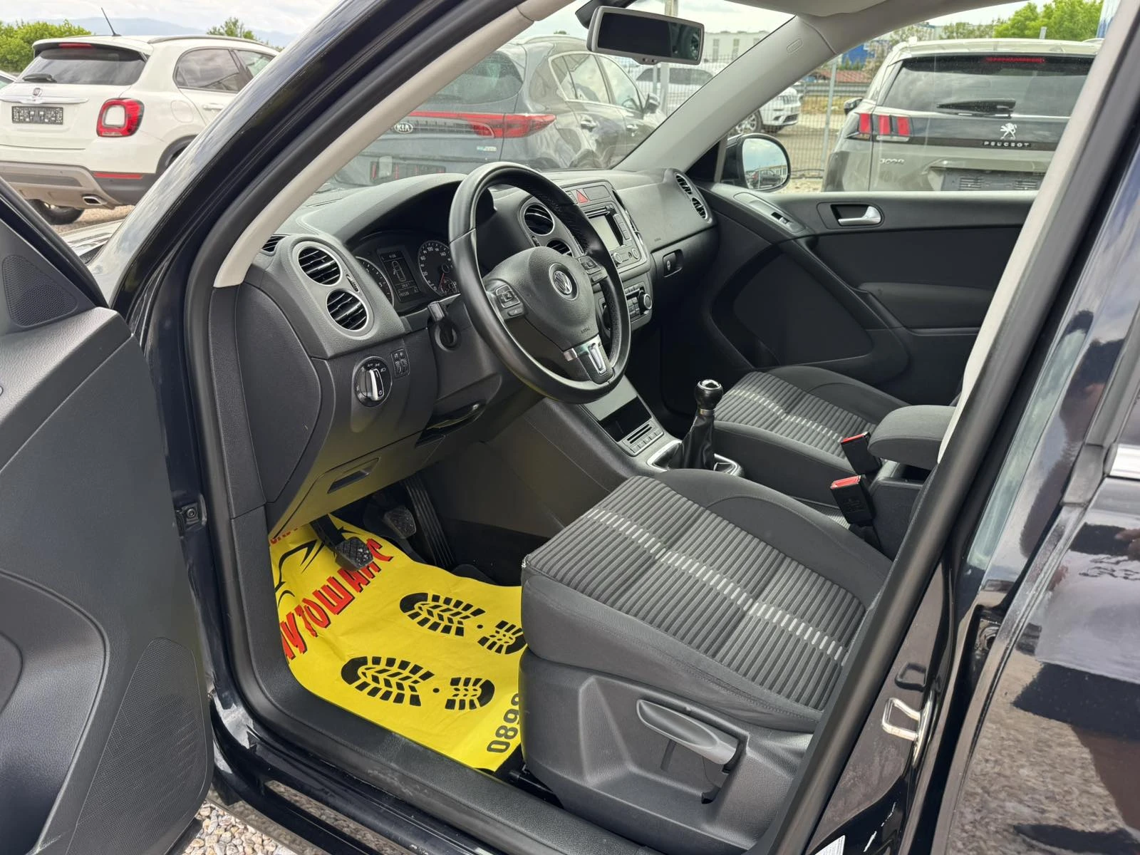 VW Tiguan 2.0TDI 4MOTION, снимка 12 - Автомобили и джипове - 54574342