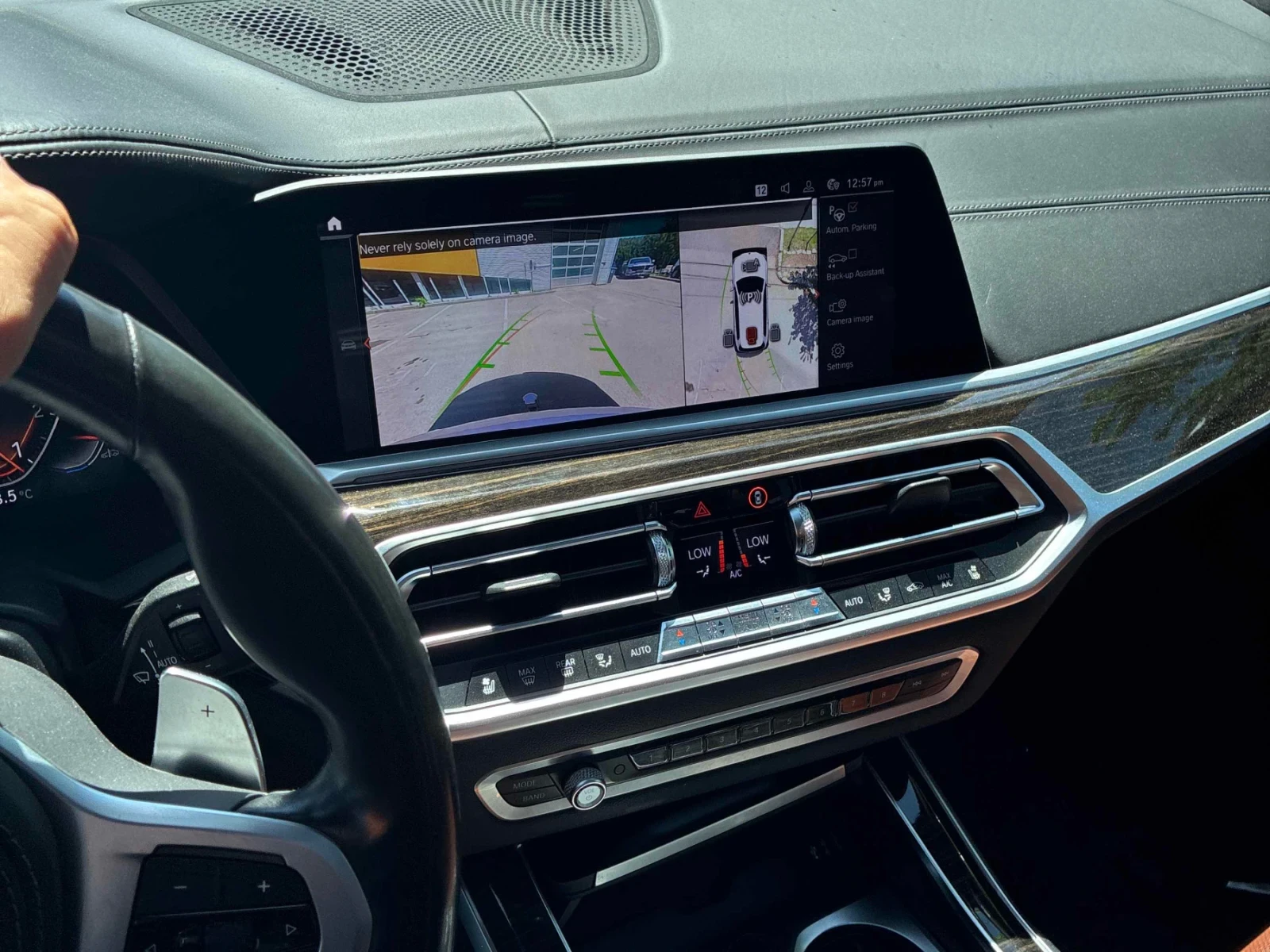 BMW X7 ДИСТРОНИК * ОБДУХВАНЕ * ПАНОРАМА * 360 * SWAROVSKI, снимка 7 - Автомобили и джипове - 54672495