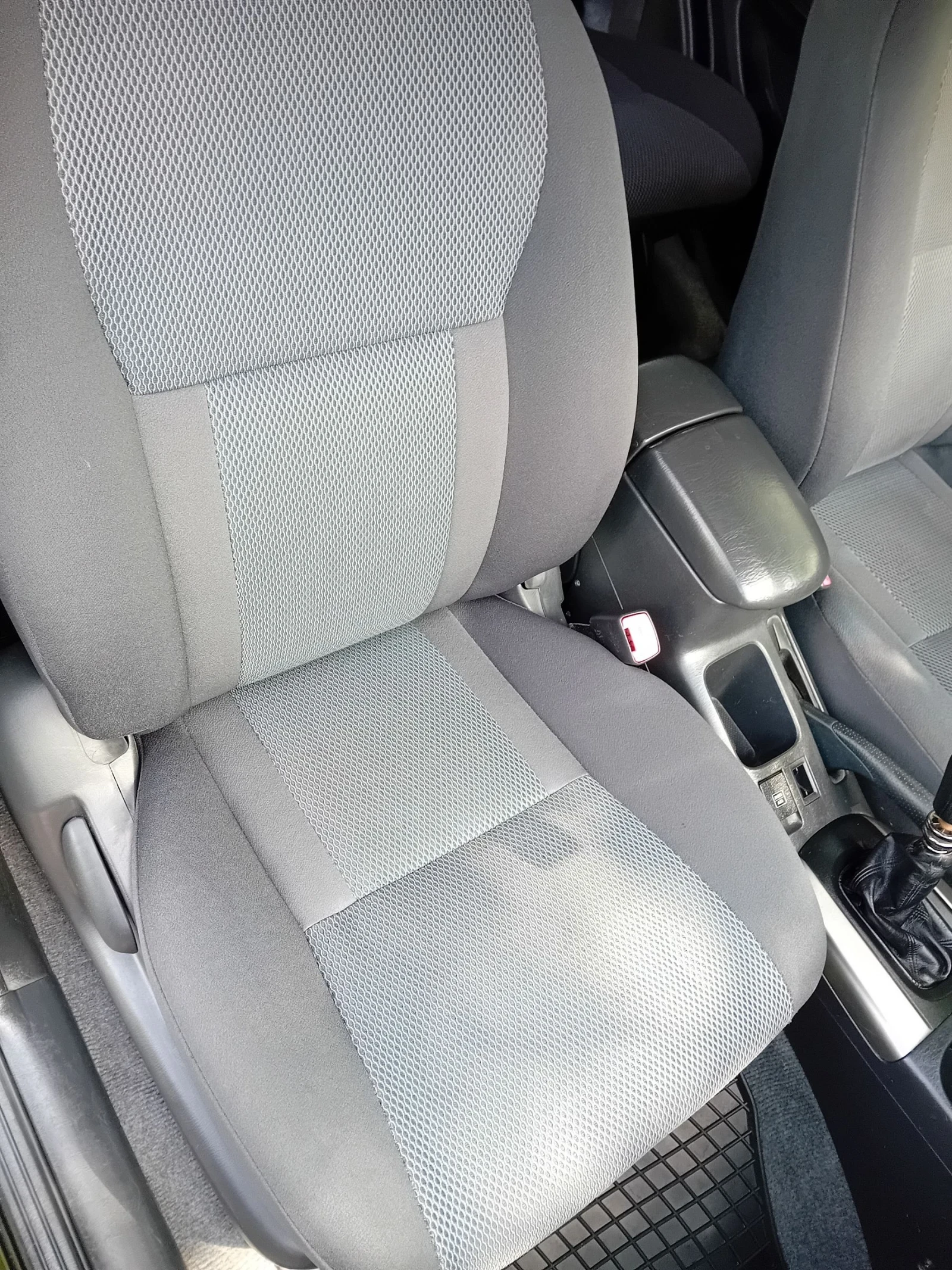 Toyota Rav4 2.0 Бензин 150 к.с. 4х4, снимка 10 - Автомобили и джипове - 55143517