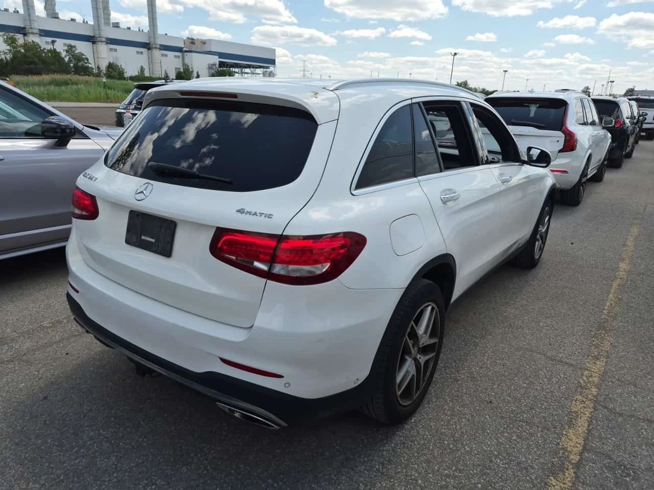 Mercedes-Benz GLC 300 * CARFAX * БЕЗ ПЪРВОНАЧАЛНА ВНОСКА, снимка 3 - Автомобили и джипове - 55404036