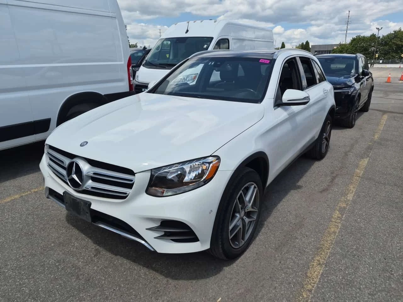 Mercedes-Benz GLC 300 * CARFAX * БЕЗ ПЪРВОНАЧАЛНА ВНОСКА