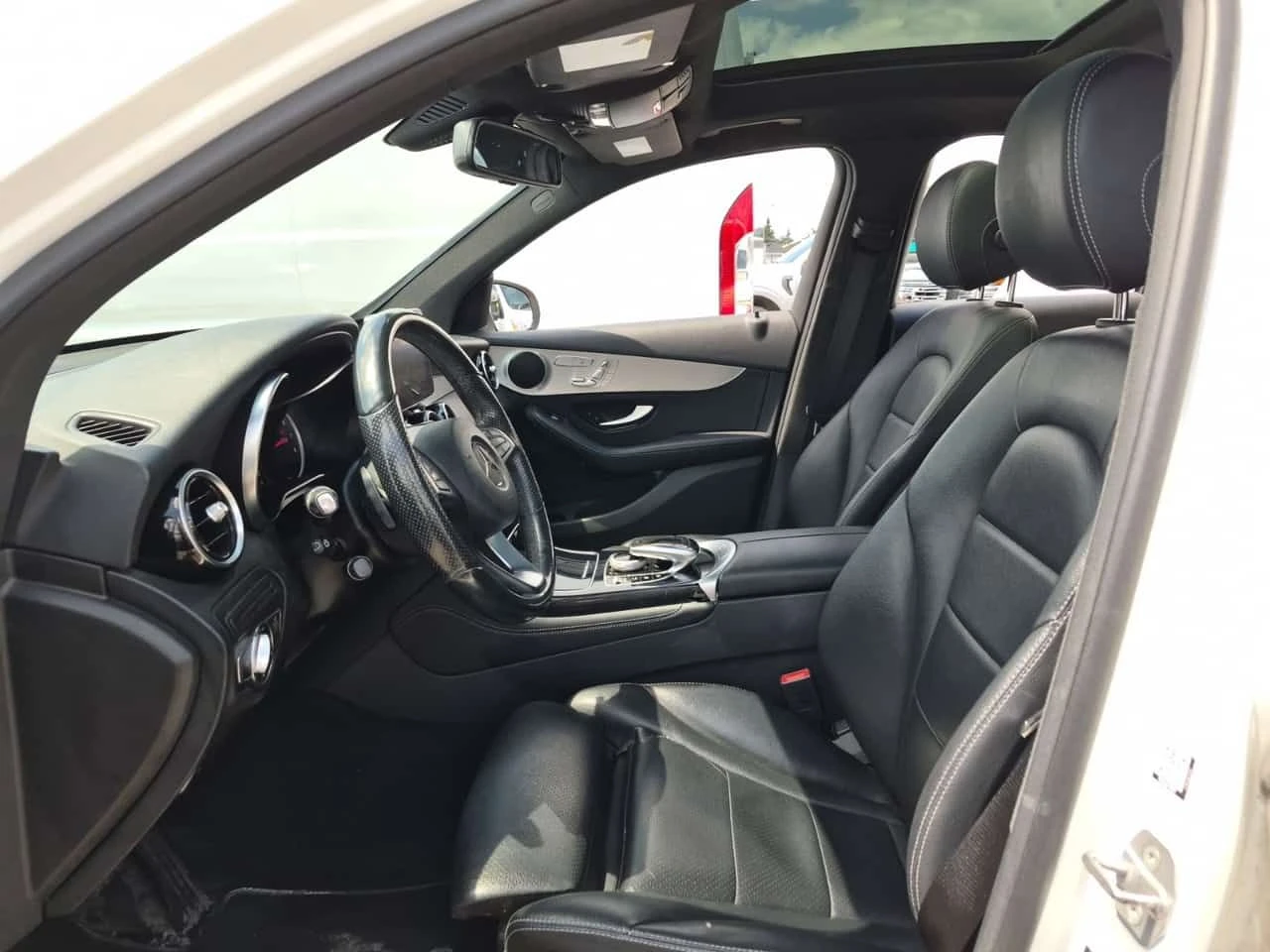 Mercedes-Benz GLC 300 * CARFAX * БЕЗ ПЪРВОНАЧАЛНА ВНОСКА, снимка 5 - Автомобили и джипове - 55404036