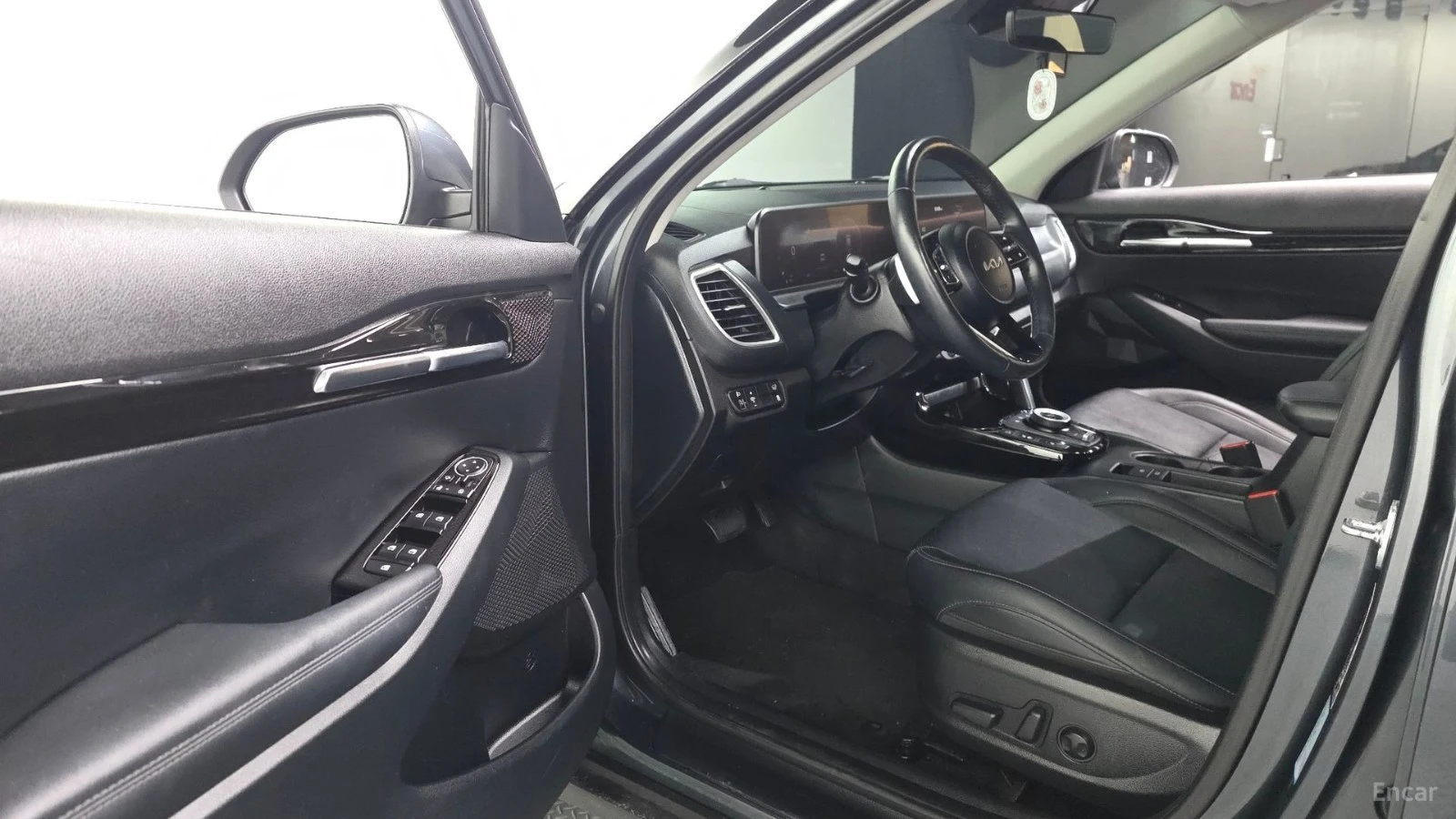 Kia Seltos 1.6T* SIGNATURE* ПОДГРЕВ* ОБДУХВАНЕ* 360* КОЖА* , снимка 10 - Автомобили и джипове - 55588533
