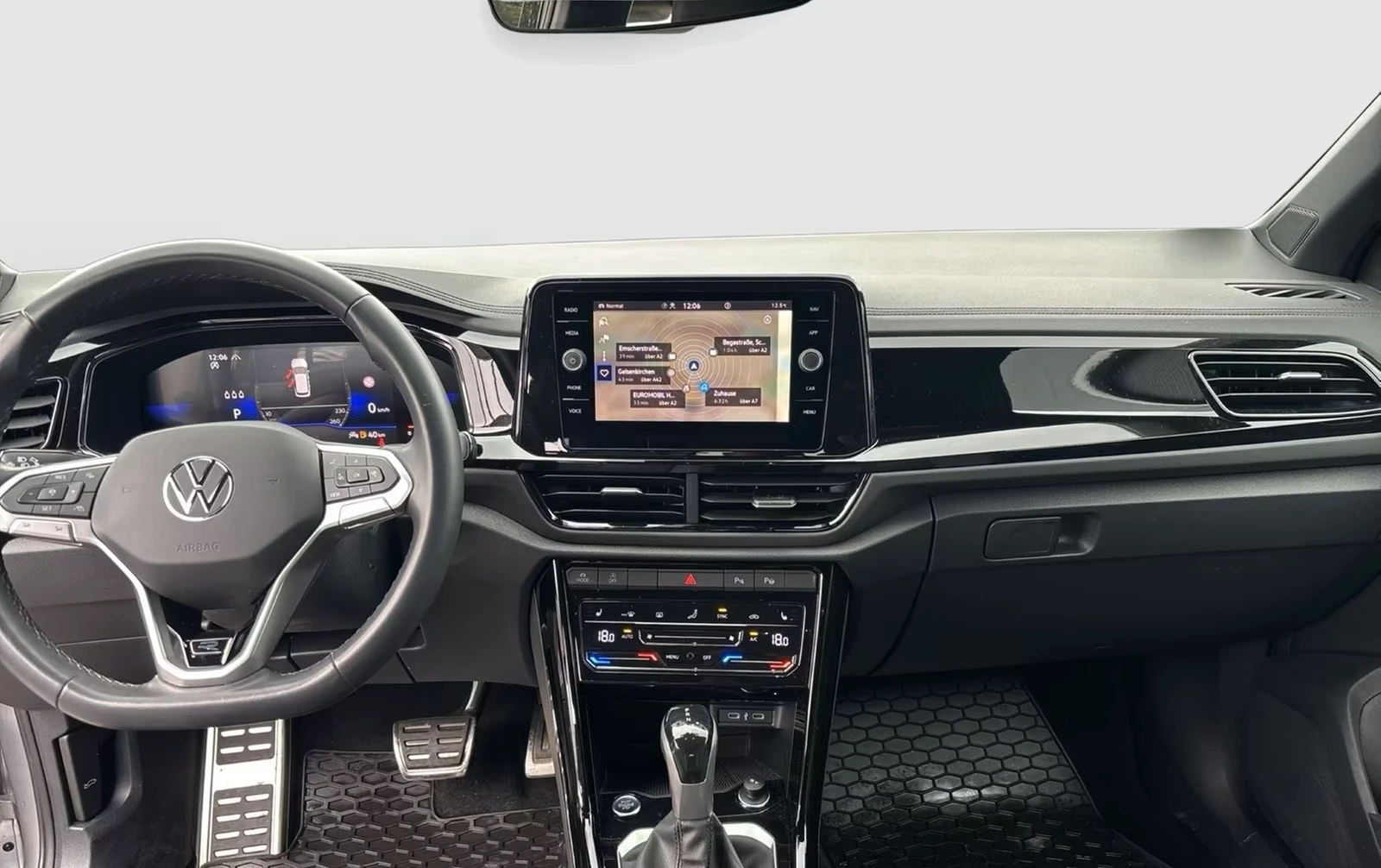 VW T-Roc R-LINE* BLACK-STYLE* DISTR* LED* CARPLAY* , снимка 10 - Автомобили и джипове - 55638936