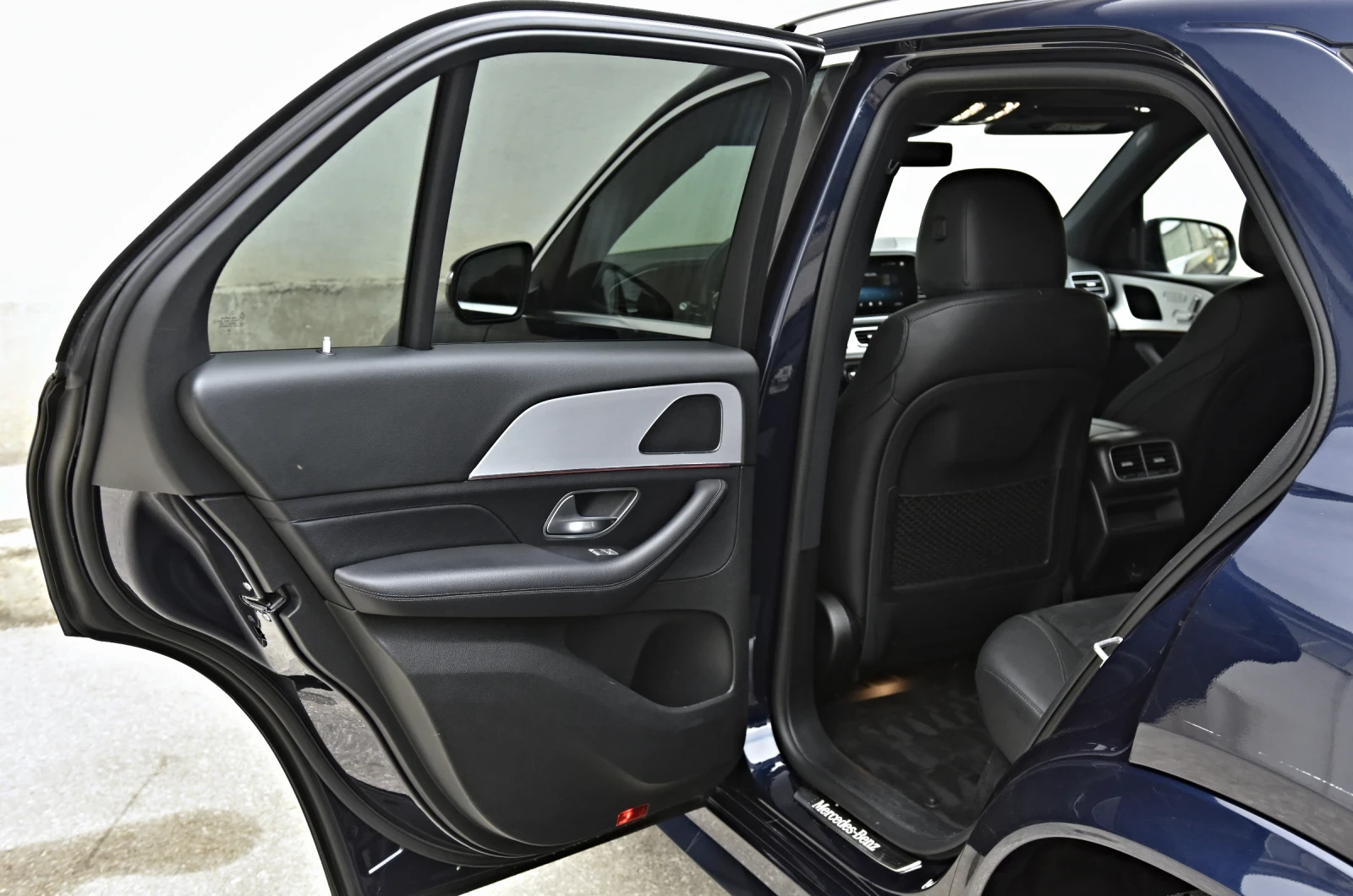Mercedes-Benz GLE 300 D 4M AMG-Optik  MULTIBEAM LIGHT, снимка 17 - Автомобили и джипове - 55662891
