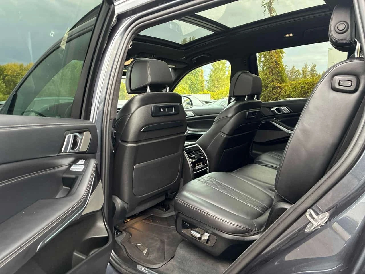 BMW X7 * M50i * CARFAX * ���� �� �� | Mobile.bg � ����������� 10