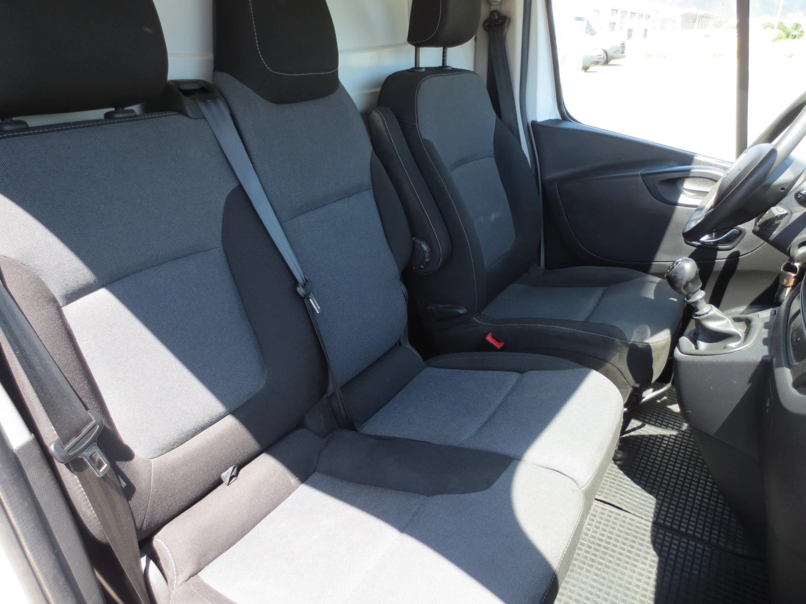 Renault Trafic 1.6 DCI* ХЛАДИЛЕН* , снимка 15 - Бусове и автобуси - 55152107