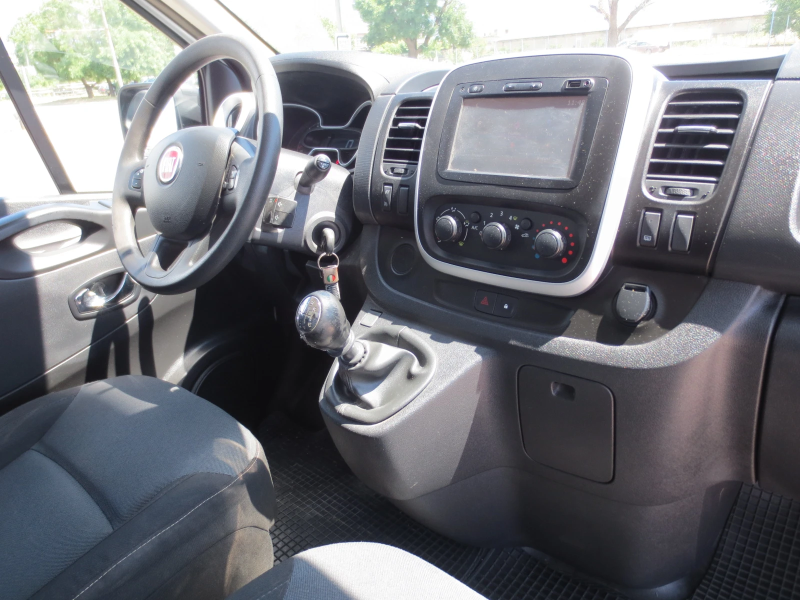 Renault Trafic 1.6 DCI* ХЛАДИЛЕН* , снимка 14 - Бусове и автобуси - 55152107