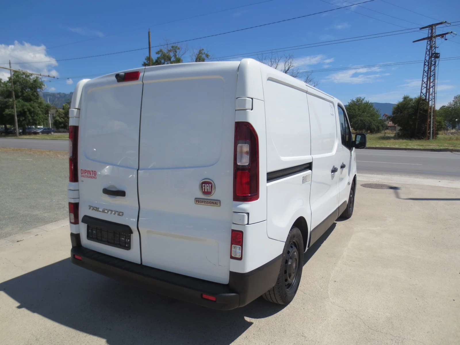 Renault Trafic 1.6 DCI* ХЛАДИЛЕН* , снимка 5 - Бусове и автобуси - 55152107