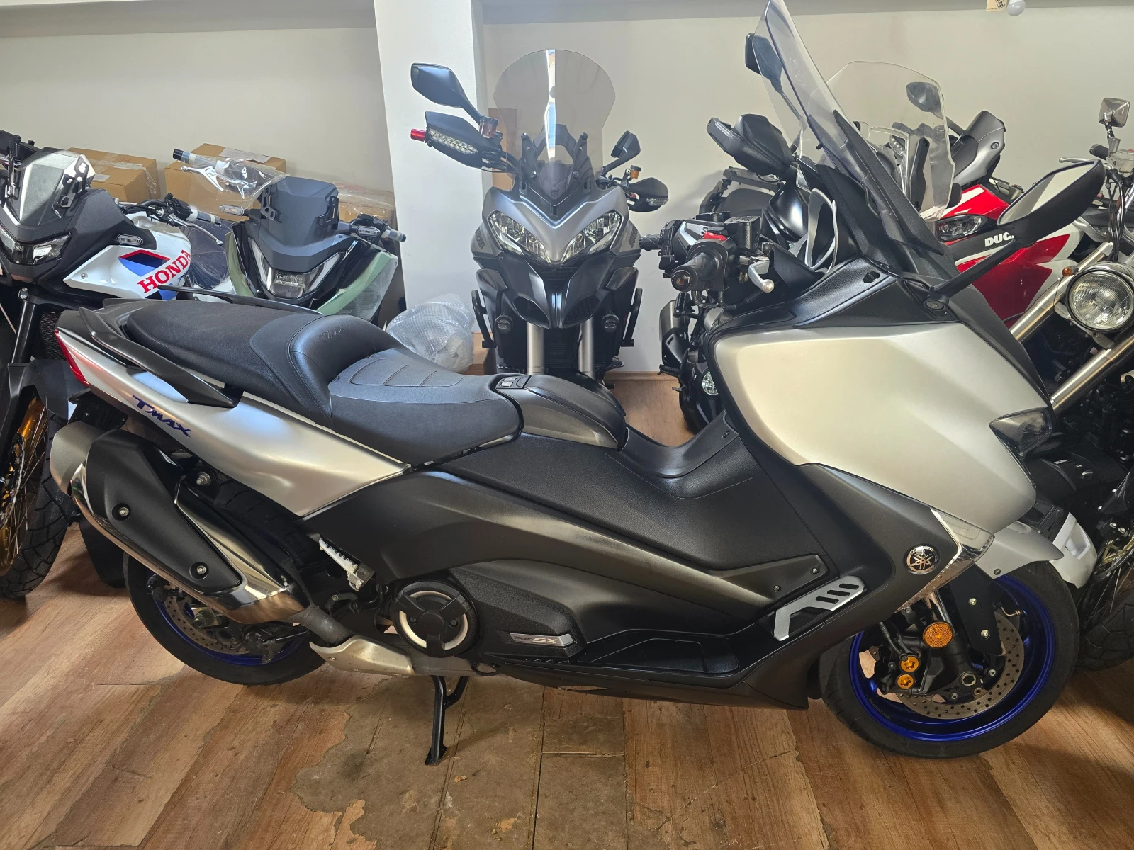 Yamaha T-max 530 SX ABS TRC , снимка 10 - Мотоциклети и мототехника - 55418820