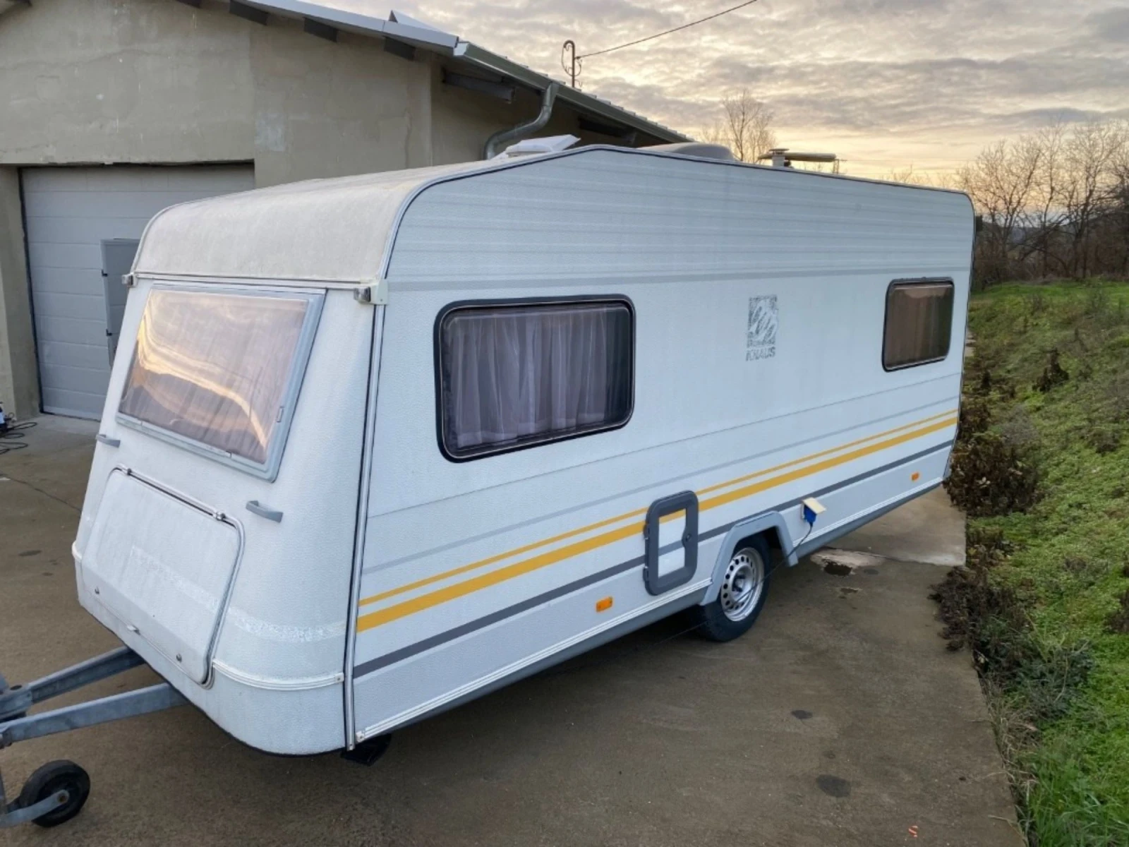 Каравана Knaus, снимка 10 - Каравани и кемпери - 53828392